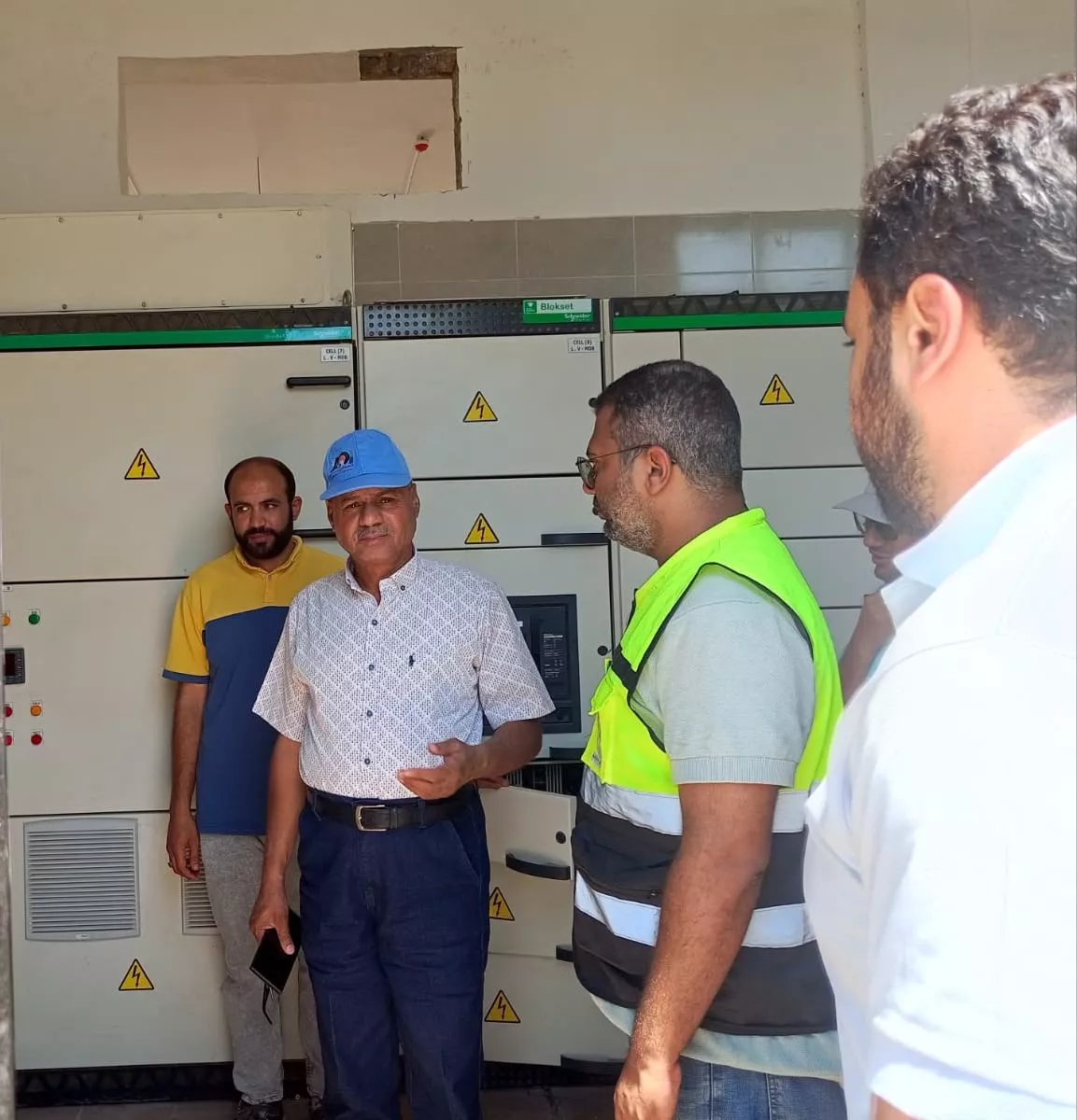 وزيرة الإسكان تتابع موقف مشروعات مياه الشرب والصرف الصحي