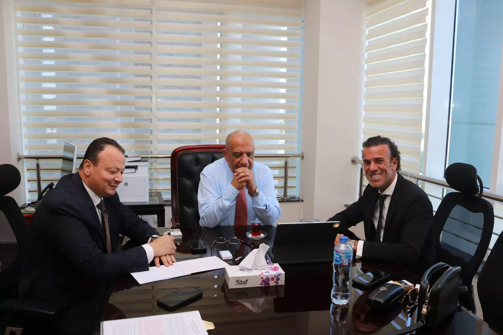 وزير الكهرباء يجتمع مع رئيس مجلس إدارة شركة K&K الإماراتية