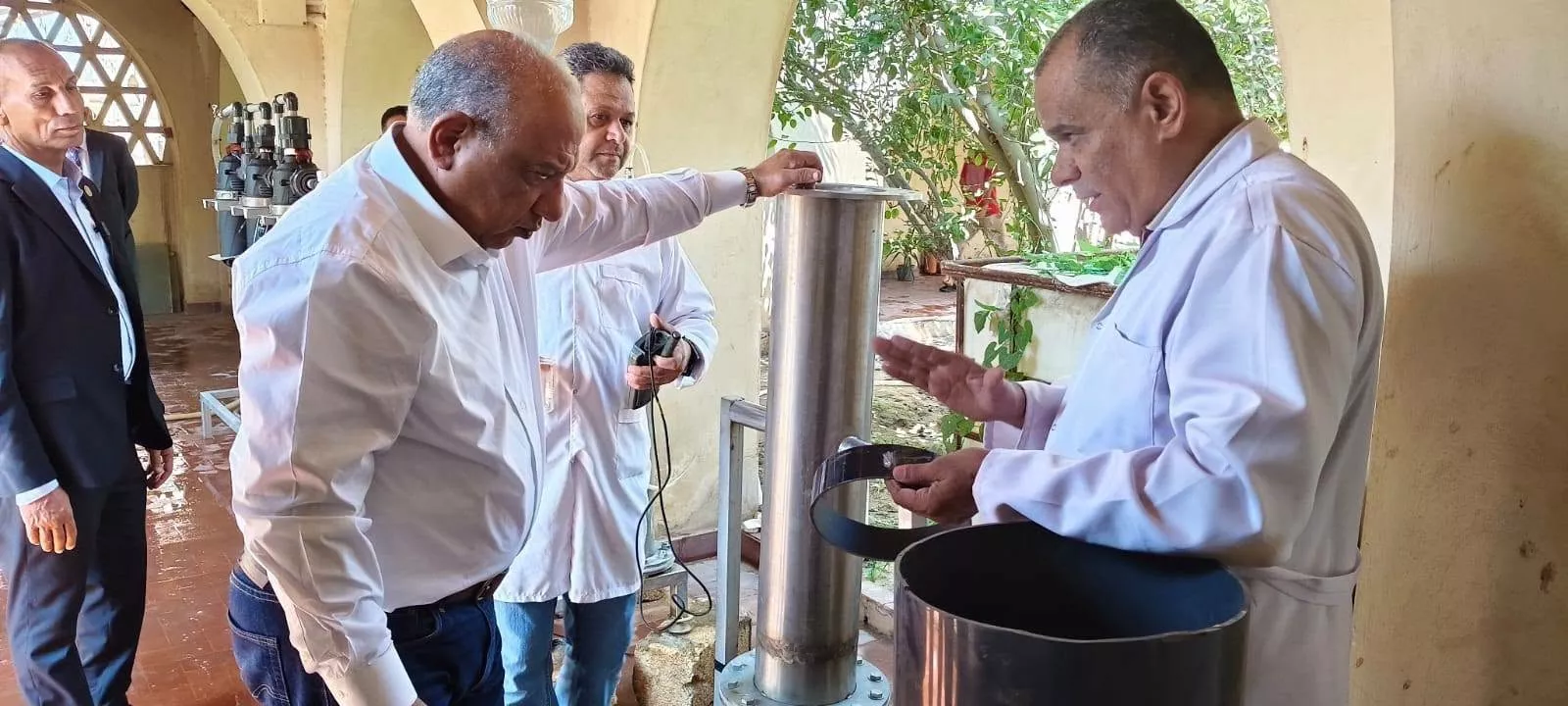 وزير الكهرباء يتفقد مركز البحوث النووية