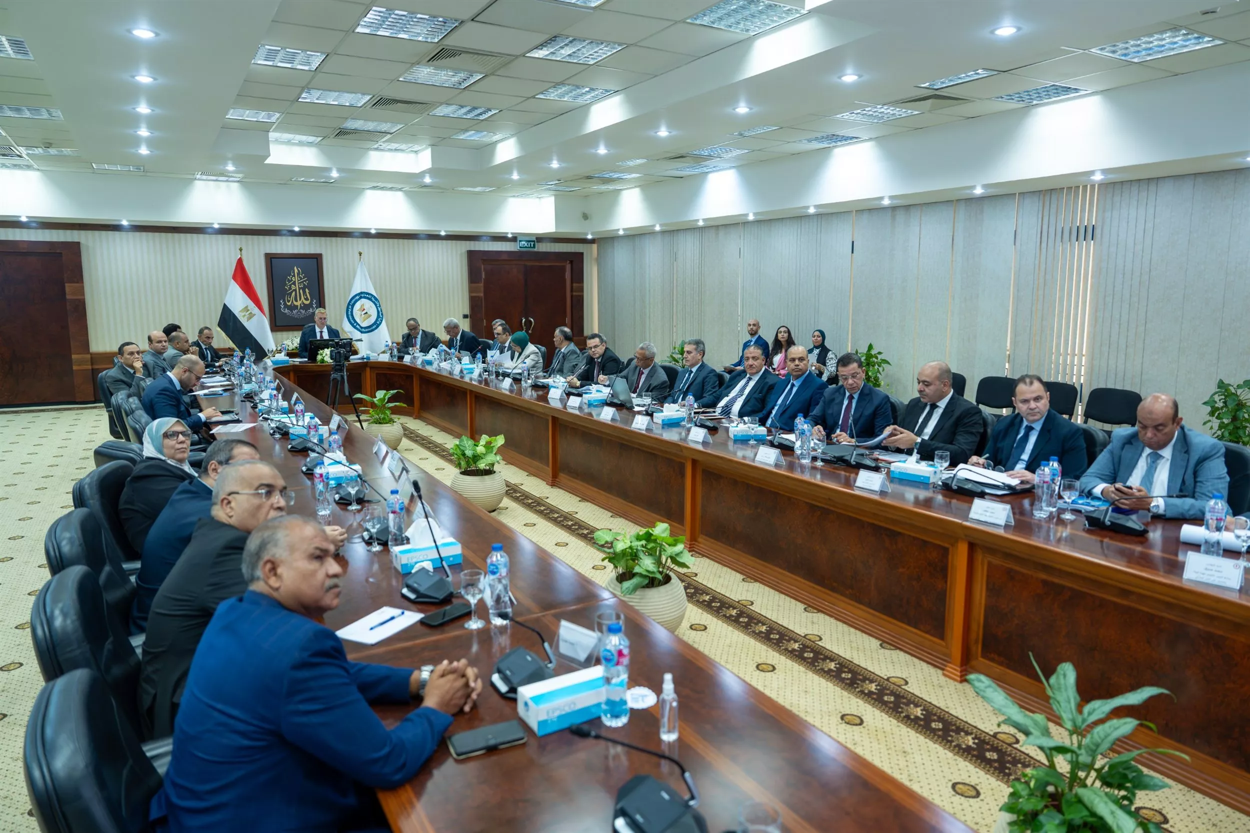 وزير البترول يترأس اجتماع شركة العامرية لتكرير البترول بمشاركة عدد من الوزراء عبر الفيديوكونفرانس