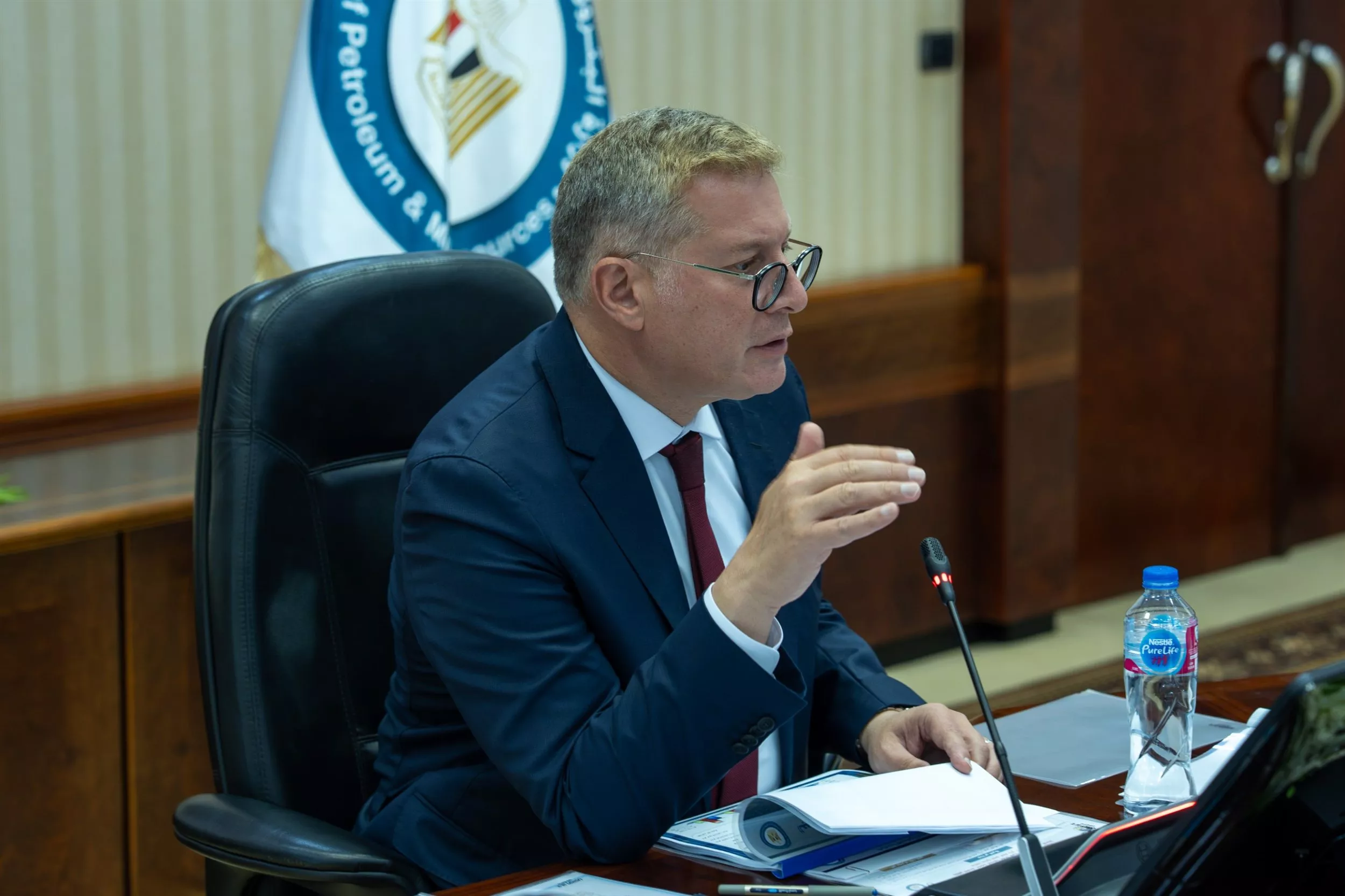 وزير البترول يترأس اجتماع شركة العامرية لتكرير البترول بمشاركة عدد من الوزراء عبر الفيديوكونفرانس
