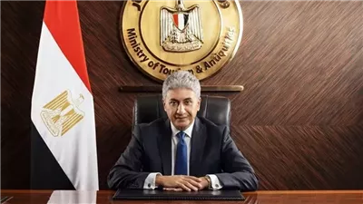 وزير «السياحة» يتابع مستجدات مشروع تطوير منطقة مارينا العلمين الأثرية