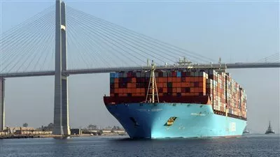 «قناة السويس» تشهد عبور سفينة الحاويات BANGKOK MAERSK بحمولة 190 ألف طن