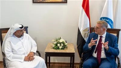 مصر تتعاون مع «أدنوك» لتنفيذ برنامج حفر موسع وزيادة إنتاج البترول والغاز