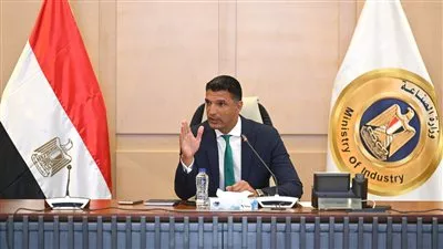 «الصناعة» تضع خارطة طريق تفضيل المنتجات المصرية في العقود الحكومية