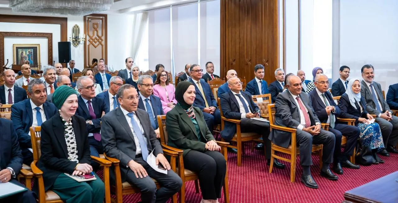 وزير المالية في حوار مفتوح مع رؤساء البعثات الدبلوماسية بالخارج