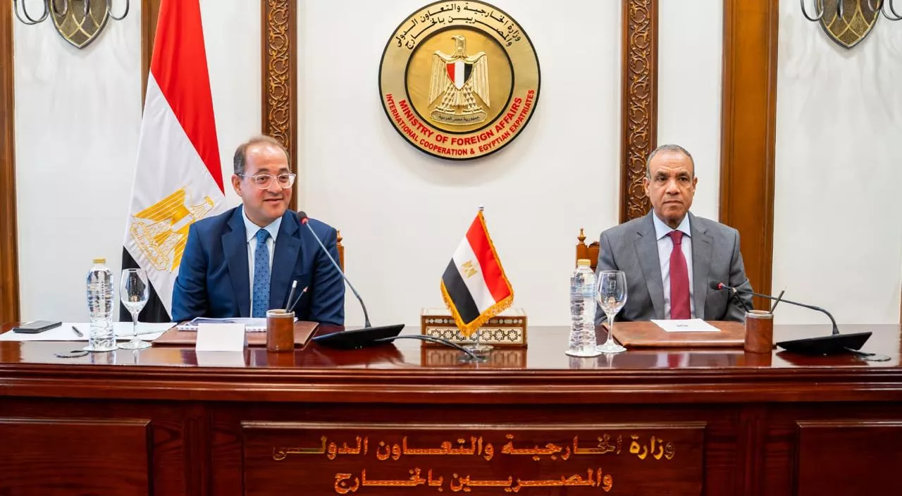 وزير المالية في حوار مفتوح مع رؤساء البعثات الدبلوماسية بالخارج