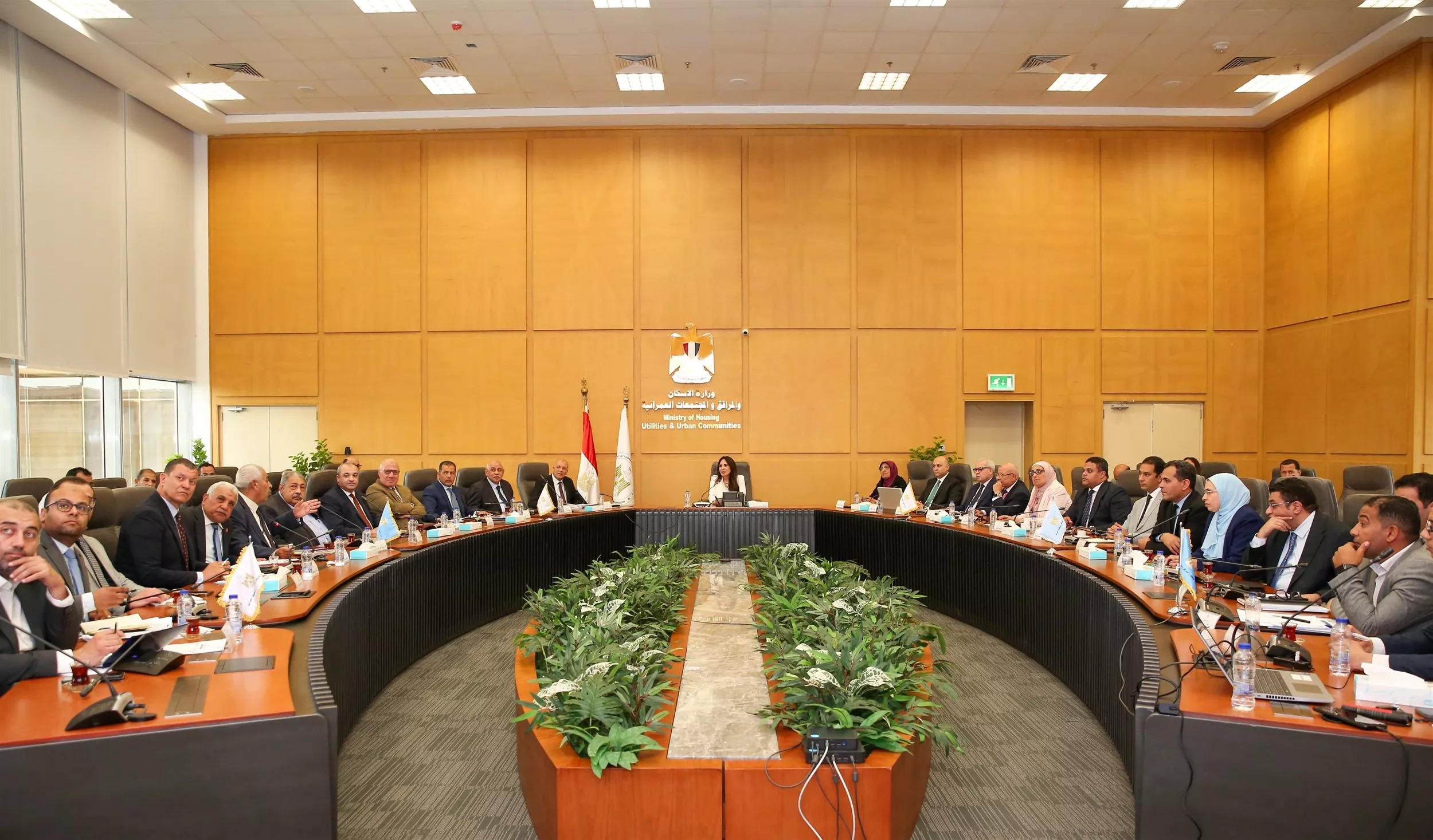 وزيرة الإسكان تتابع موقف منظومة مياه الشرب والصرف الصحي بمحافظة القاهرة