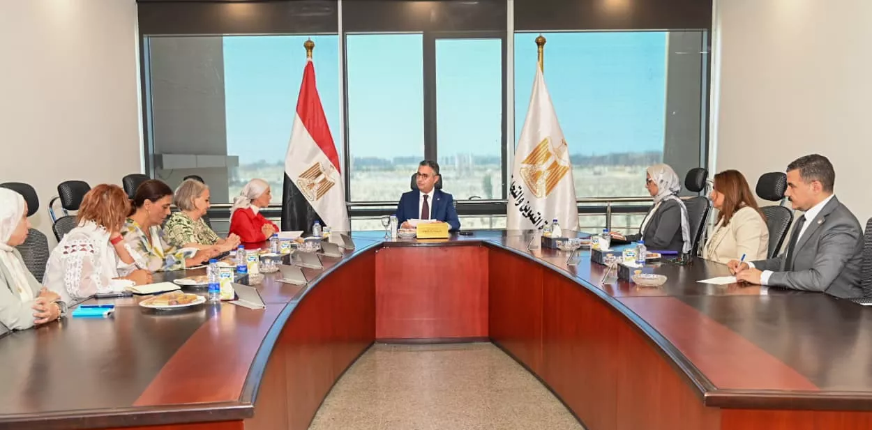 وزير التموين يجتمع مع المدير القطري لبرنامج الأغذية العالمي