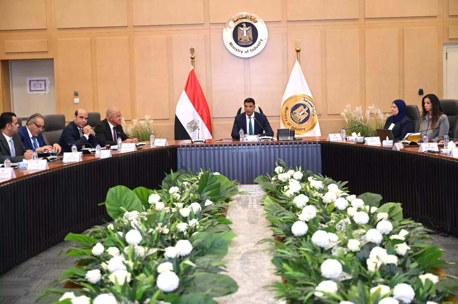 وزير الصناعة يترأس الاجتماع الأول للجنة تفضيل المنتج الصناعي المصري