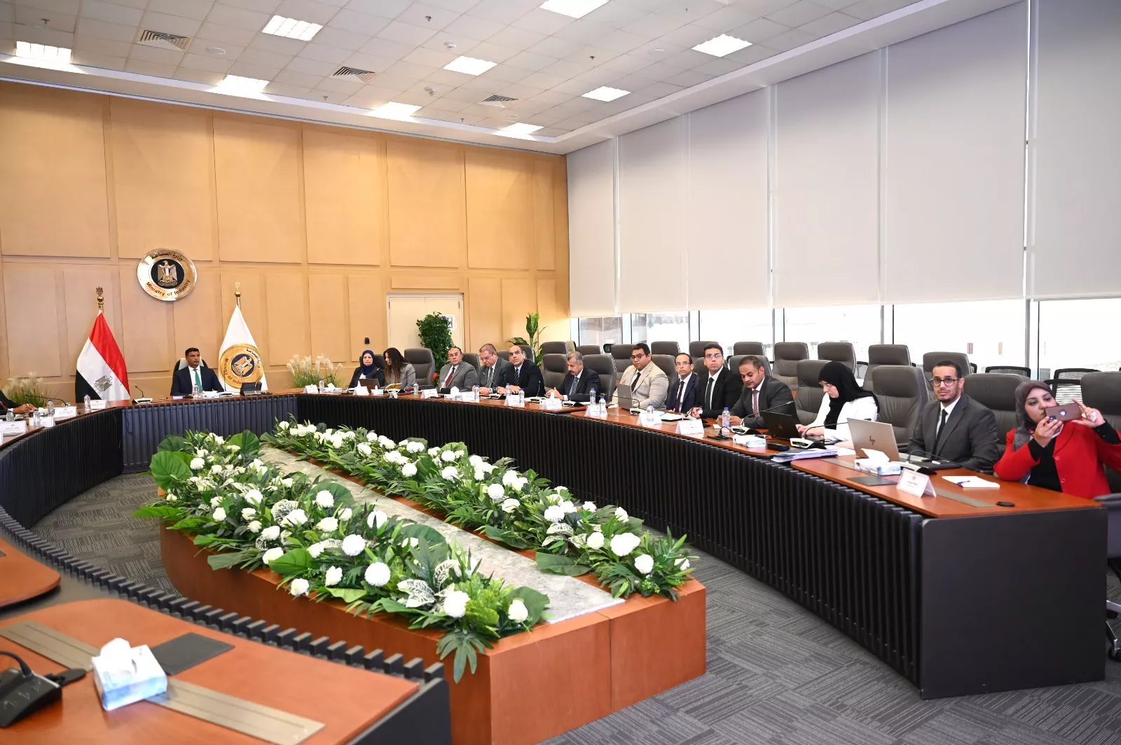وزير الصناعة يترأس الاجتماع الأول للجنة تفضيل المنتج الصناعي المصري