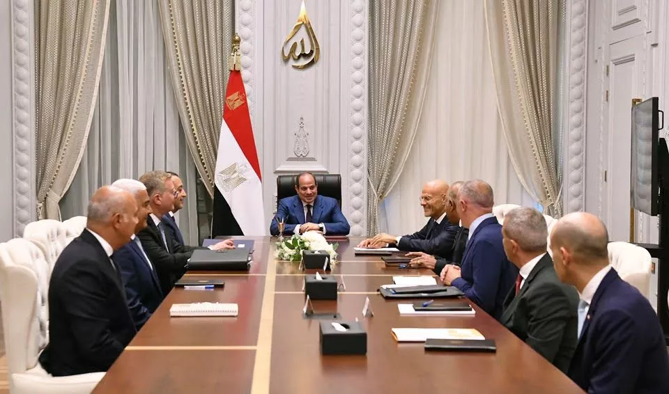 الرئيس السيسي يجتمع مع الرئيس التنفيذي لشركة إيني الإيطالي