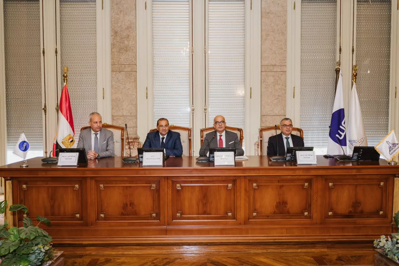 المصرية للاتصالات وجامعة عين شمس توقعان بروتوكول تعاون