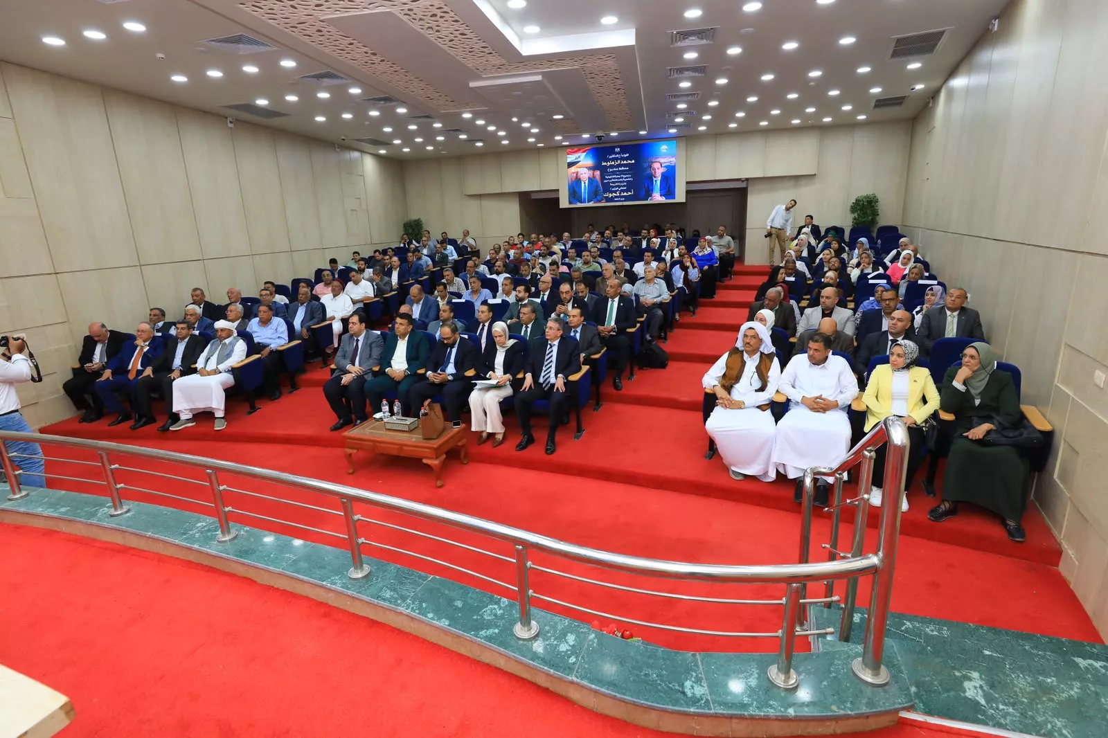 وزير المالية في حوار مفتوح مع رئيس اتحاد الغرف التجارية