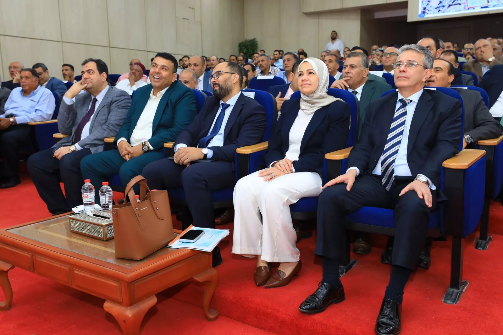وزير المالية في حوار مفتوح مع رئيس اتحاد الغرف التجارية