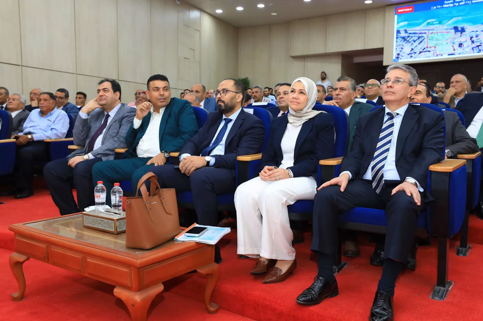 وزير المالية في حوار مفتوح مع رئيس اتحاد الغرف التجارية