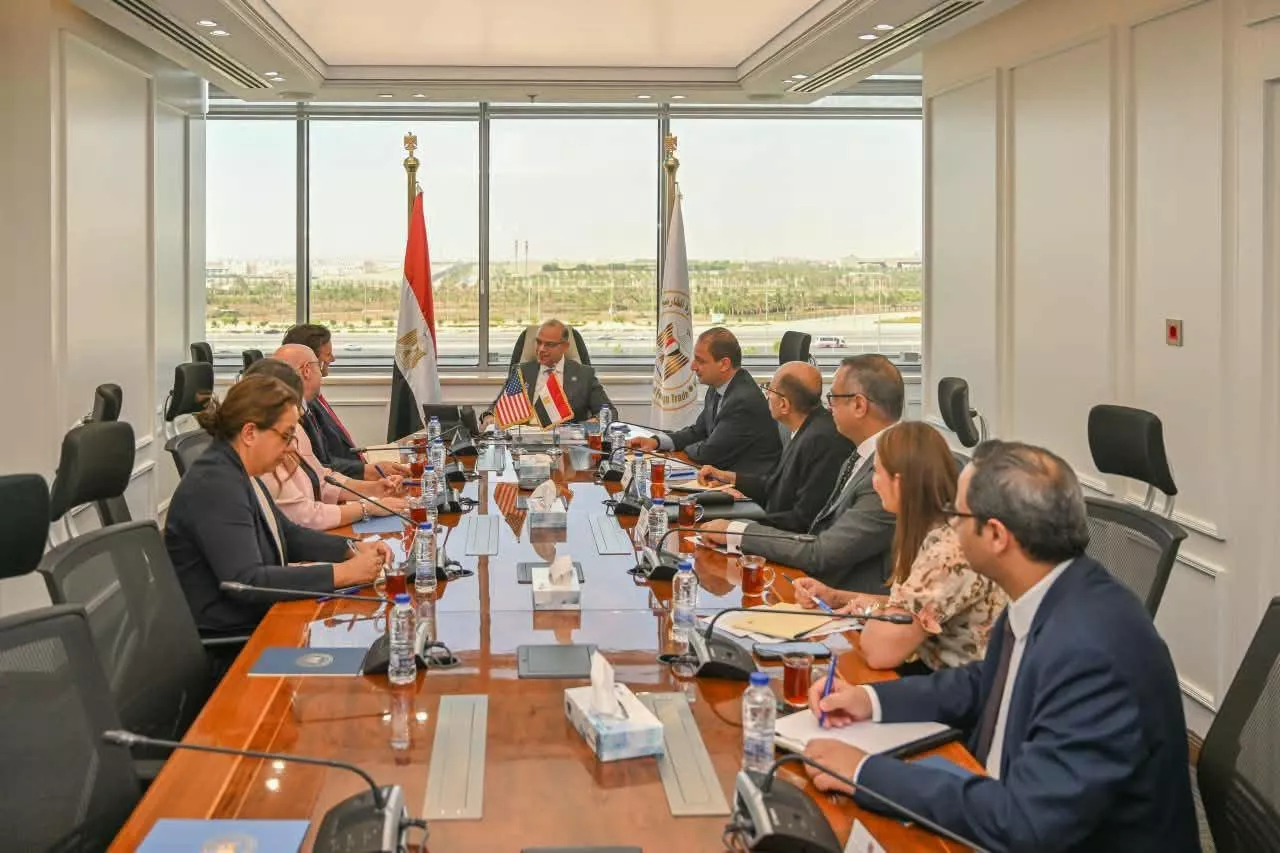 وزير الاستثمار يلتقي نائب مساعد وزير التجارة الأمريكي