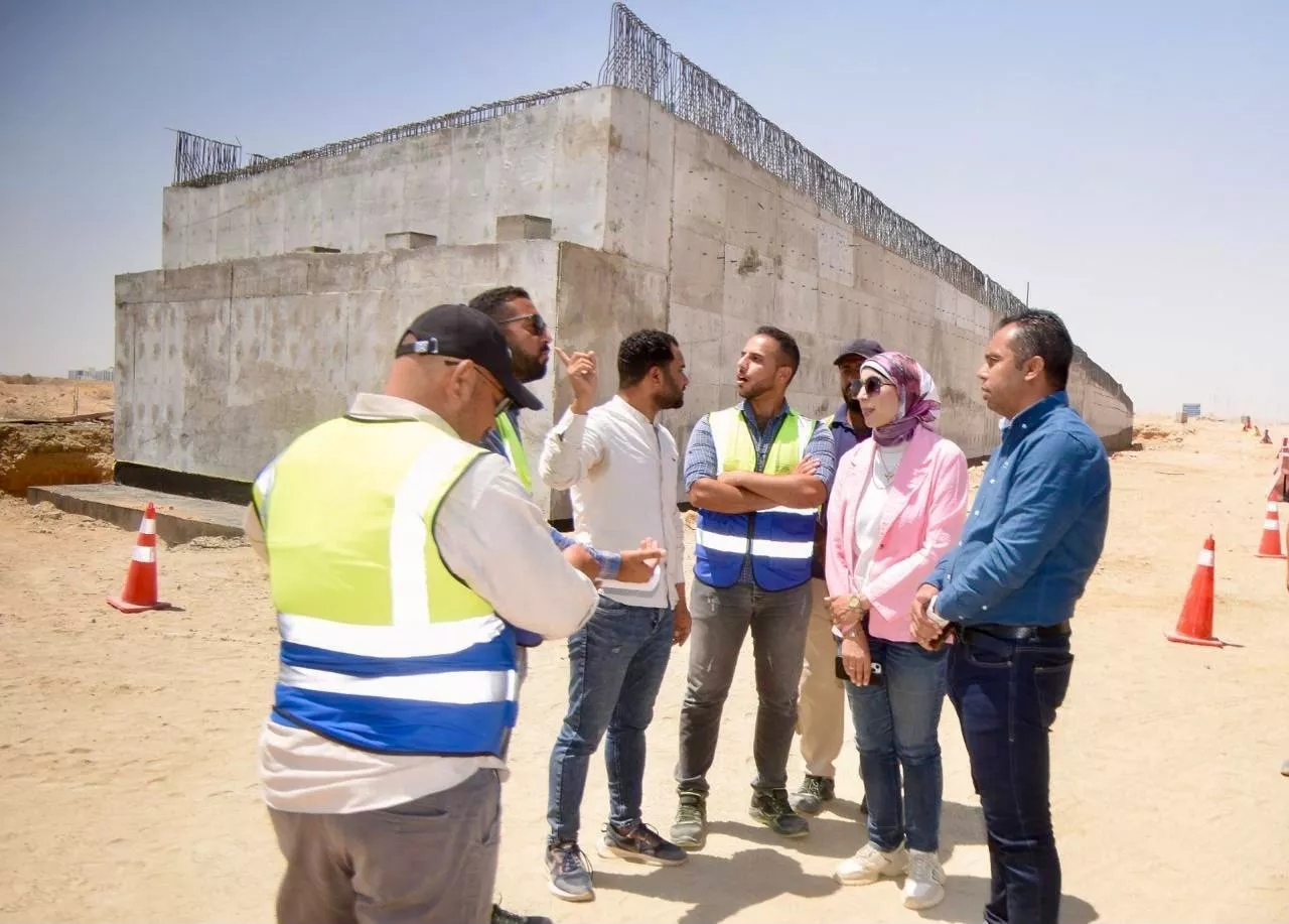 وزيرة الإسكان تتابع مستجدات ملفات العمل والمشروعات بمدينة السويس الجديدة