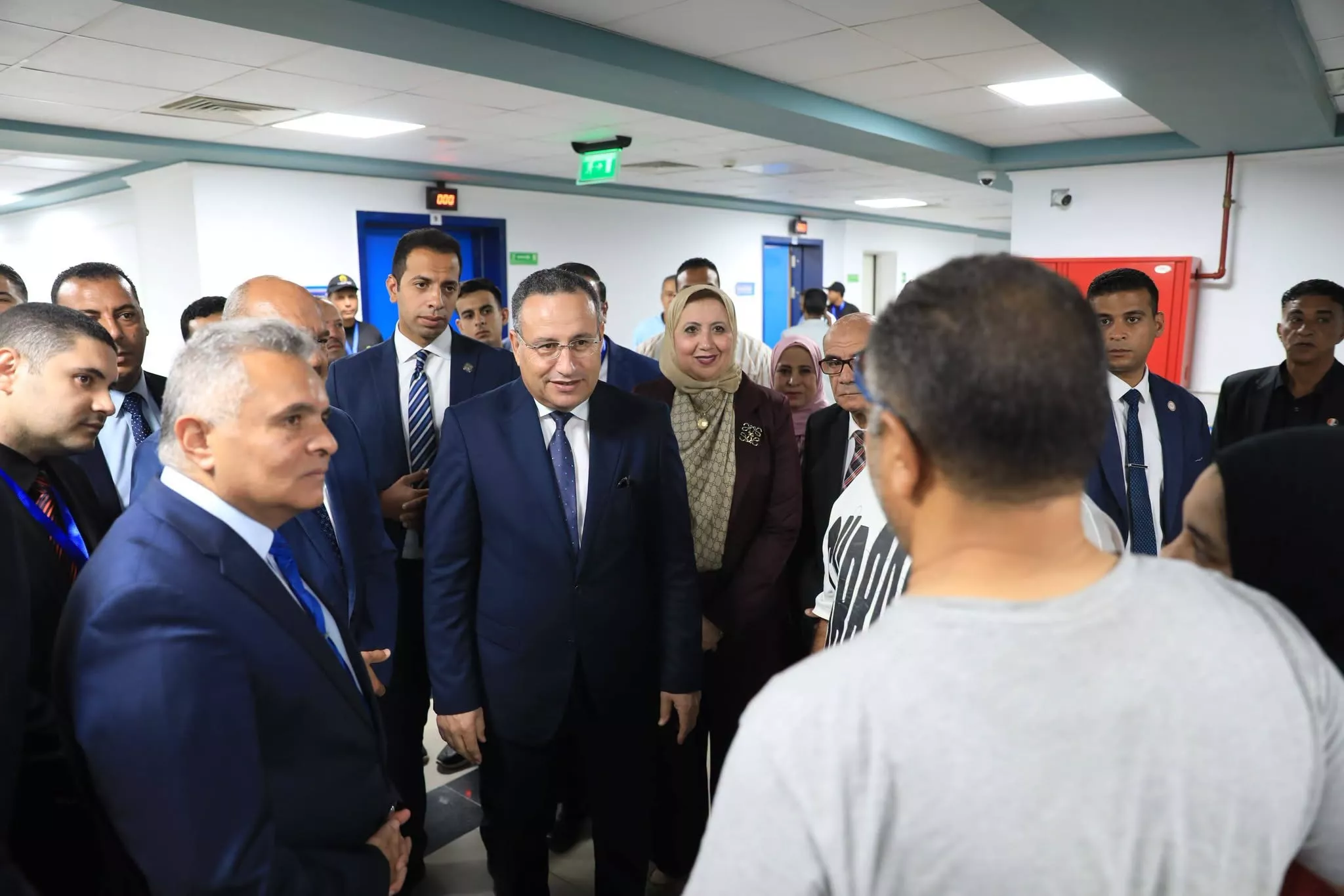 افتتاح عدد من المشروعات التعليمية والطبية بجامعة السويس