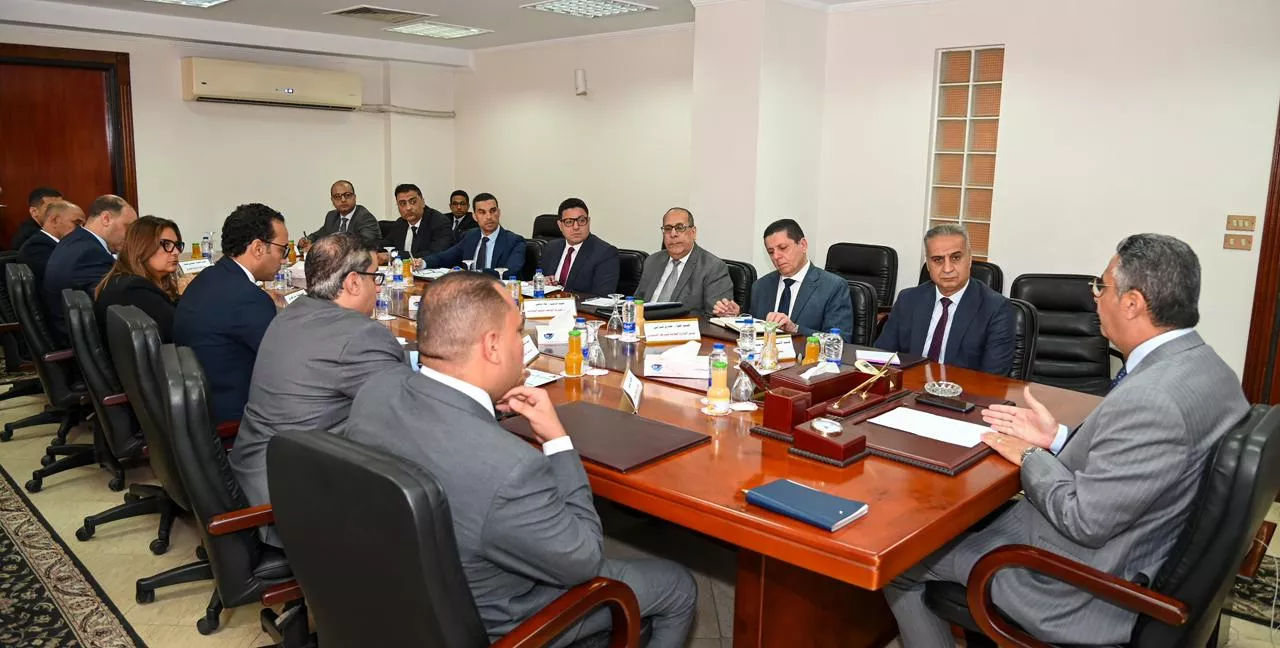 وزير التموين يجتمع مع كافة الجهات التابعة والمعنية بالوزارة