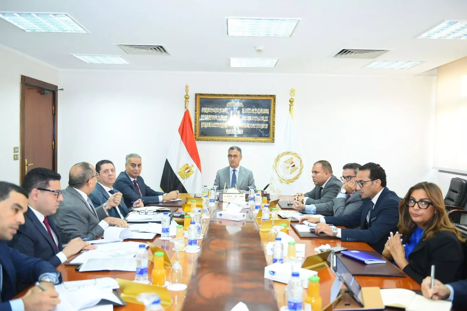 وزير التموين يجتمع مع كافة الجهات التابعة والمعنية بالوزارة