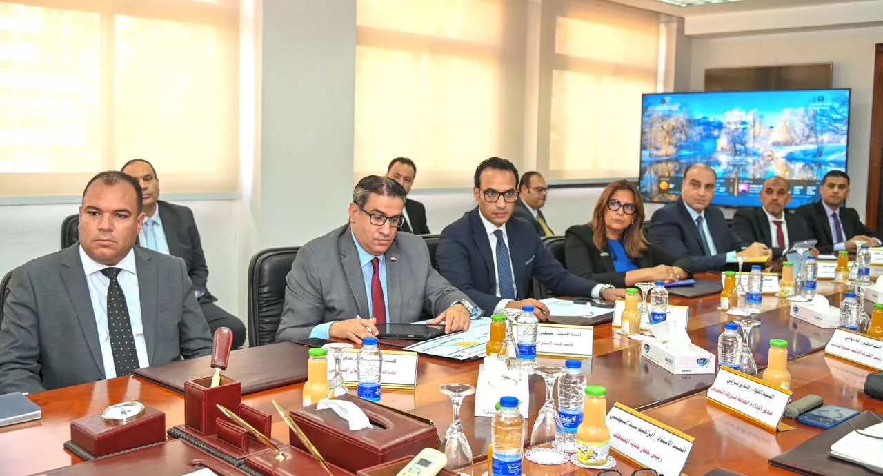 وزير التموين يجتمع مع كافة الجهات التابعة والمعنية بالوزارة