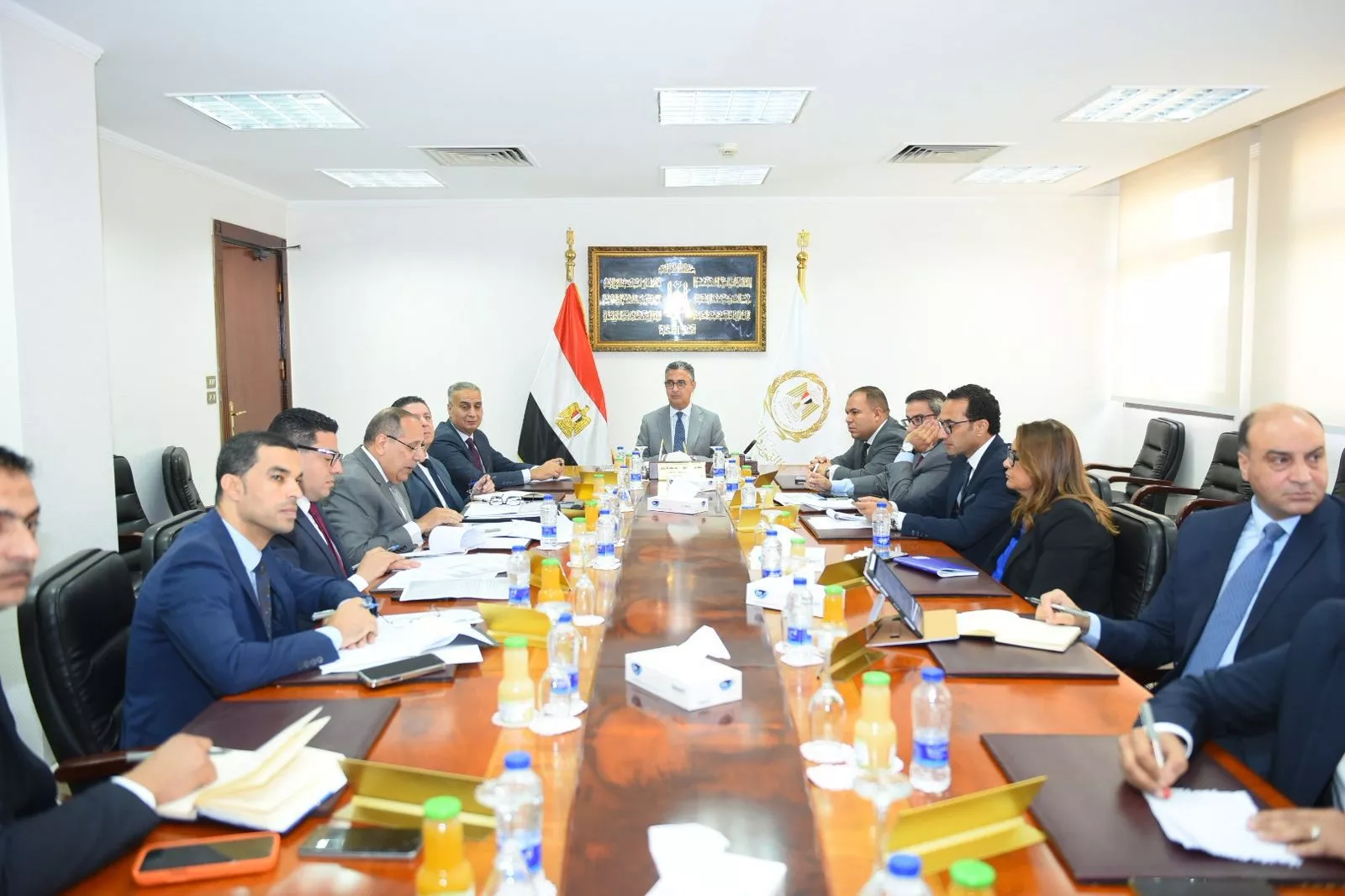 وزير التموين يجتمع مع كافة الجهات التابعة والمعنية بالوزارة