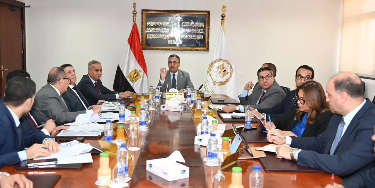 وزير التموين يجتمع مع كافة الجهات التابعة والمعنية بالوزارة