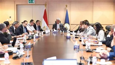 وزير «السياحة» يترأس اجتماع لجنة الإعداد لفعاليات ظاهرة الكسوف الكلي للشمس