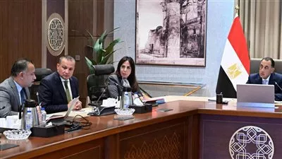 الحكومة تبحث مقترح تعظيم الاستفادة من منطقة الساحل الشمالي لبحيرة قارون بالفيوم