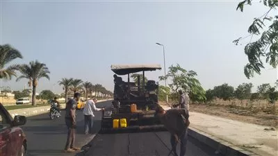 وزيرة «الإسكان» تتابع مشروعات تطوير الطرق والمرافق بمدينة العاشر من رمضان