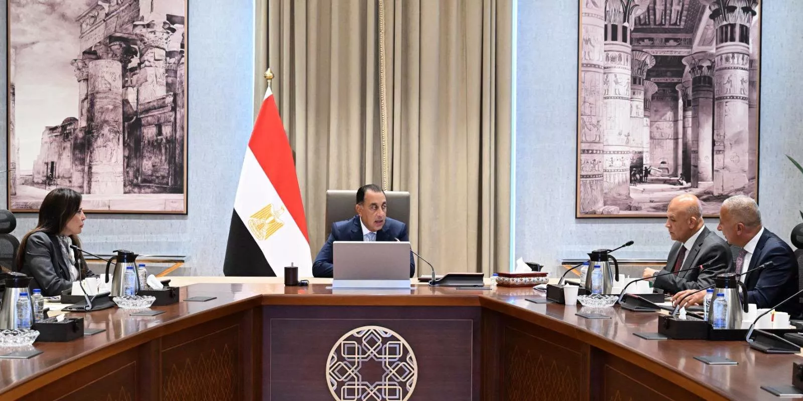مدبولي يتابع الموقف الحالي لمشروعات تحلية مياه البحر