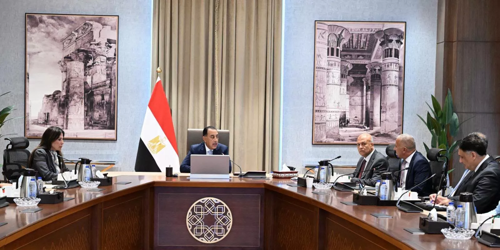 مدبولي يتابع الموقف الحالي لمشروعات تحلية مياه البحر