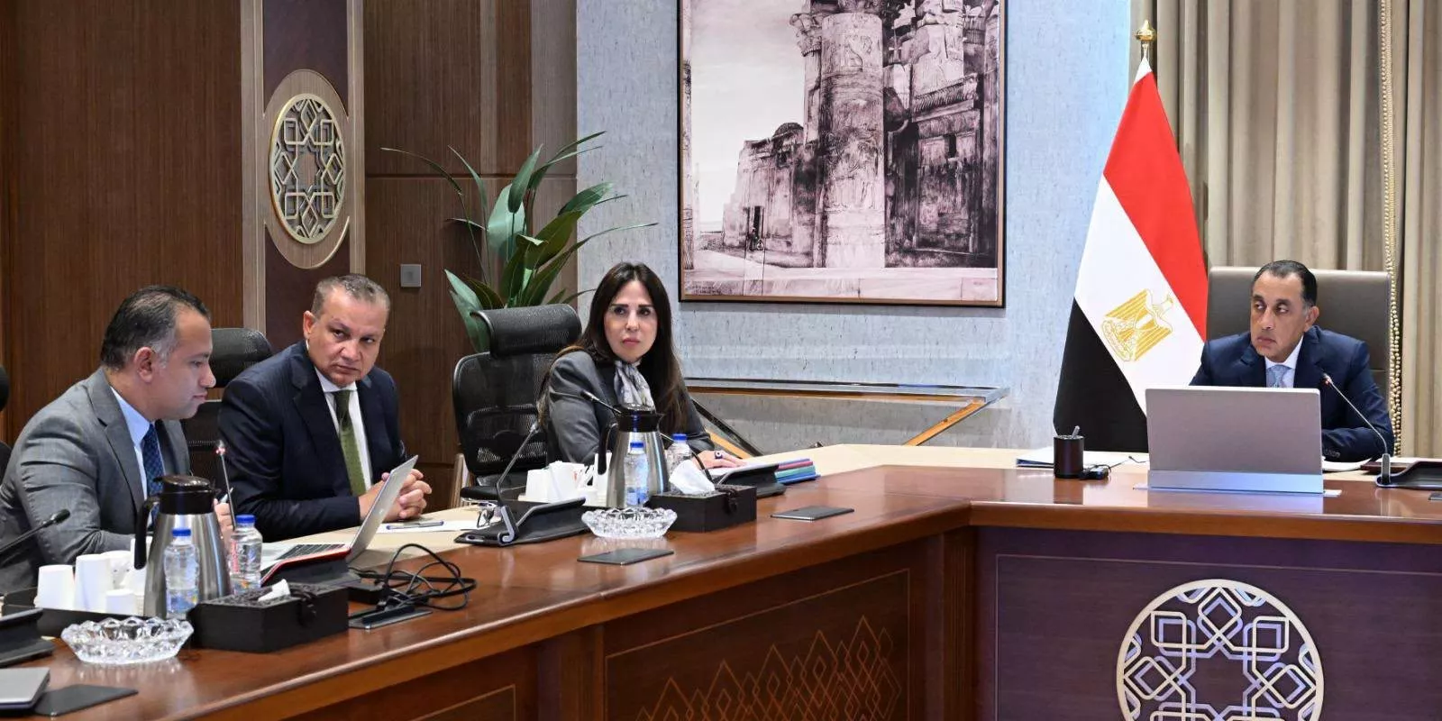 مدبولي يتابع ملفات العمل بالهيئة العامة للتنمية السياحية
