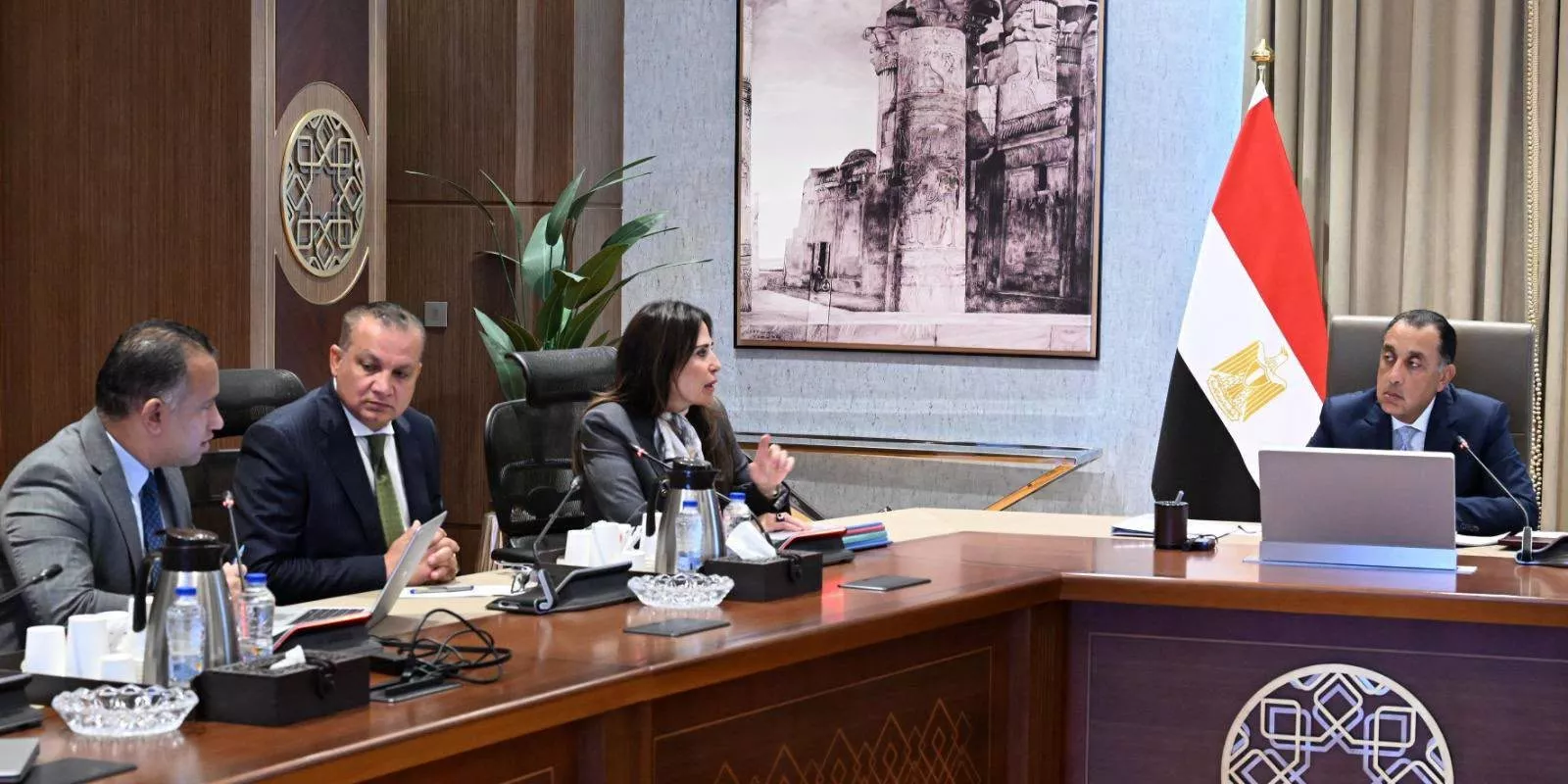 مدبولي يتابع ملفات العمل بالهيئة العامة للتنمية السياحية