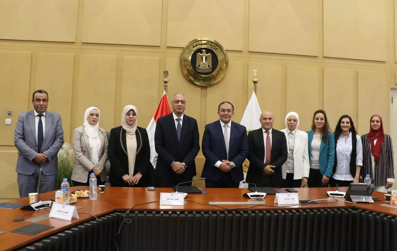 بروتوكول تعاون بين وزارة الاستثمار والصناعة