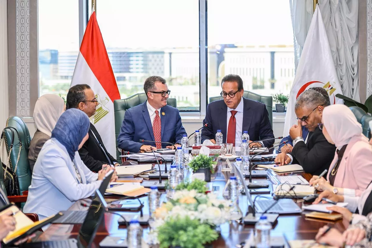 وزيرا الصحة والتخطيط يناقشان متابعة مشروعات القطاع الصحي 
