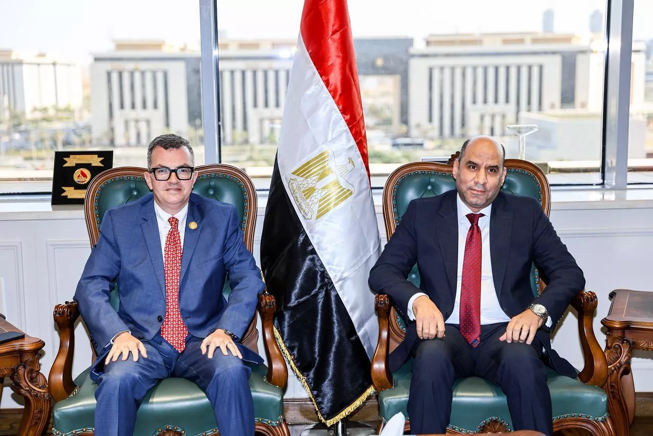 بحث سبل تعزيز التعاون بين وزيرا العمل والتخطيط
