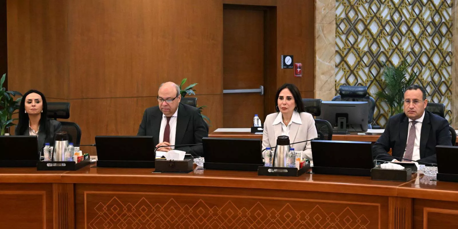 رئيس الوزراء يترأس الاجتماع الأسبوعي للحكومة