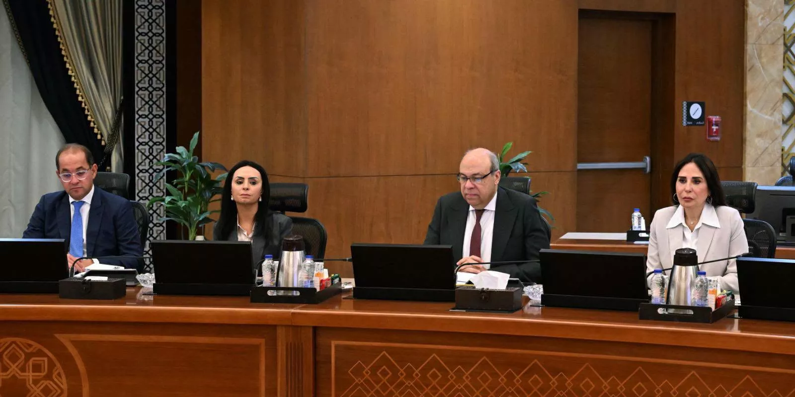 رئيس الوزراء يترأس الاجتماع الأسبوعي للحكومة