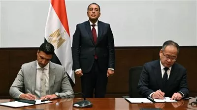إنشاء مجمع صناعي متكامل لإنتاج إطارات السيارات باستثمارات 2 مليار دولار