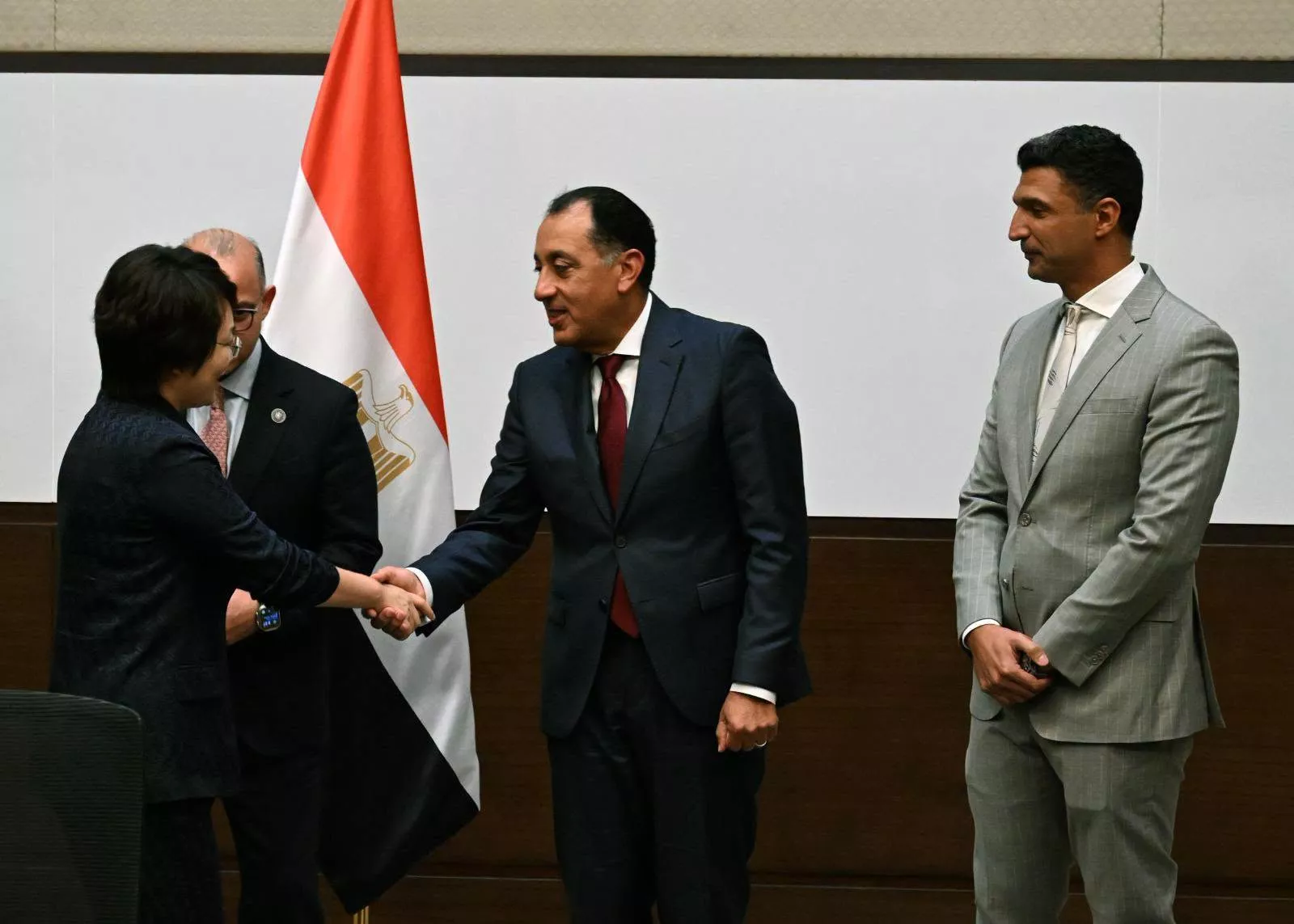 توقيع مذكرة تفاهم لإقامة قاعدة لتخطيط وإنشاء مصانع السيارات
