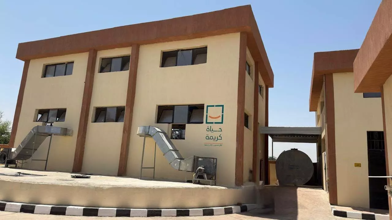 وزيرة الإسكان تتابع موقف مشروعات مياه الشرب والصرف الصحي بالمحافظات