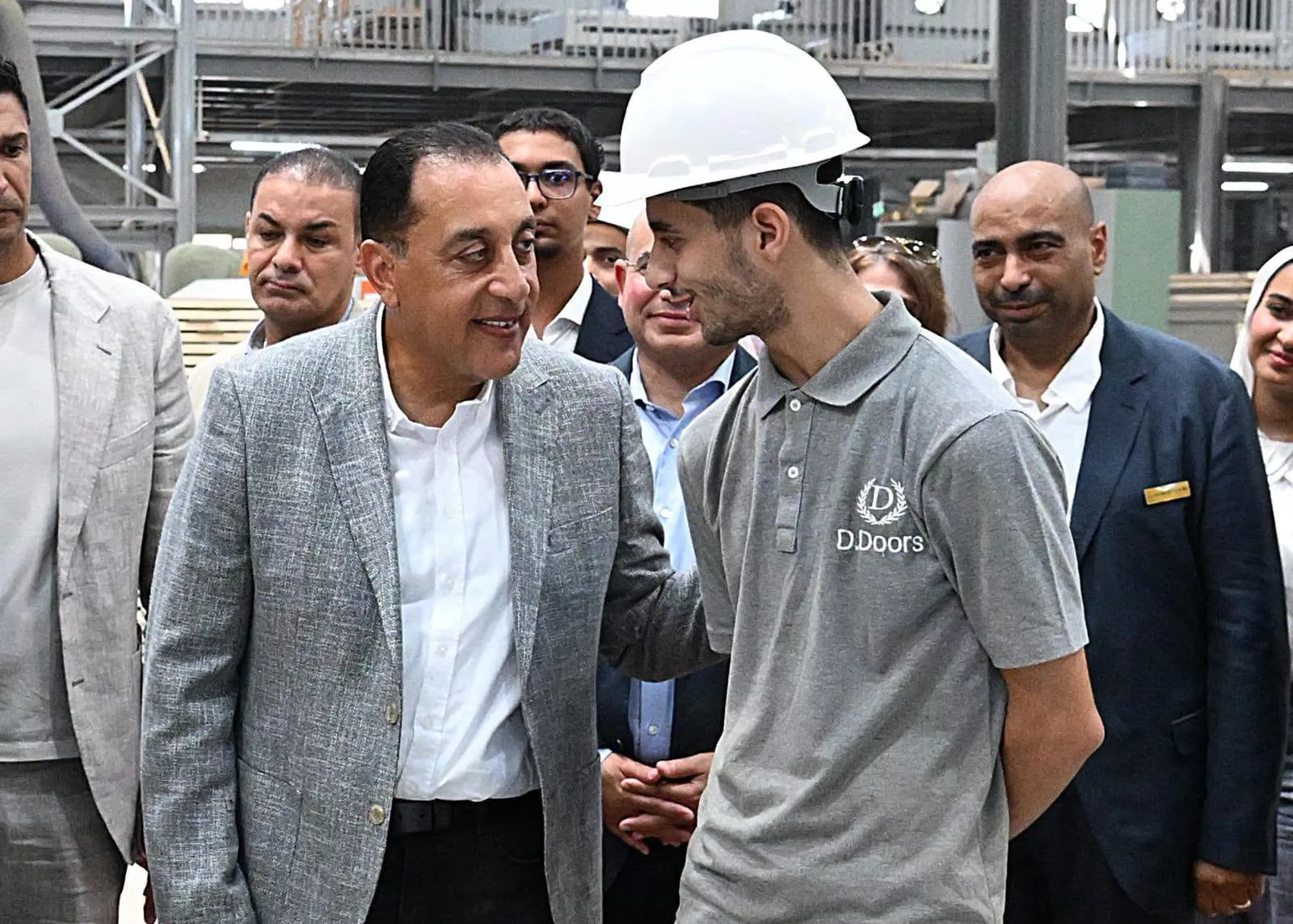 رئيس الوزراء يفتتح المرحلة الأولى من مصنع ديزاينى دورز