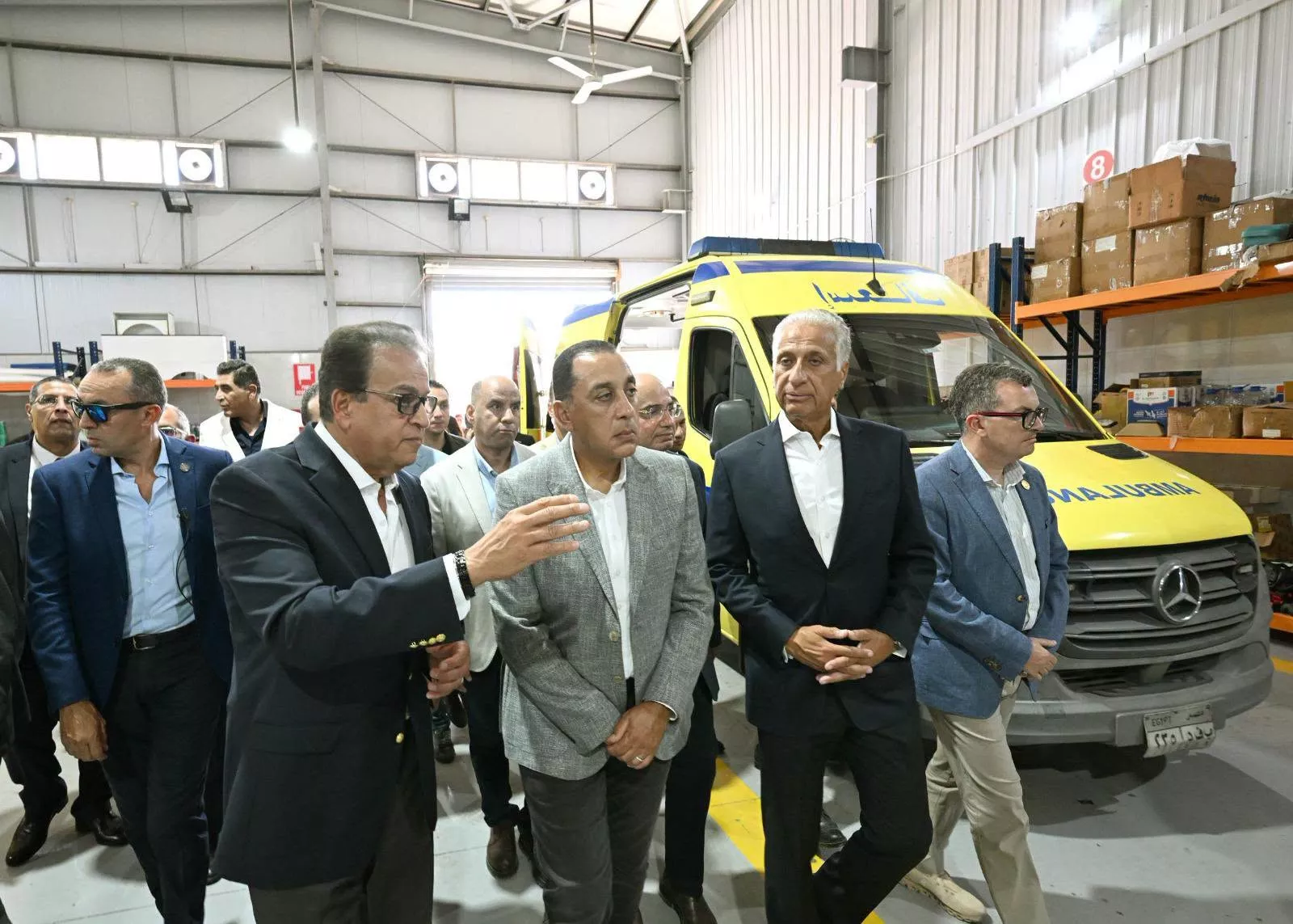 رئيس الوزراء يفتتح مصنعي تكنوفيجن لتجهيز سيارات الإسعاف