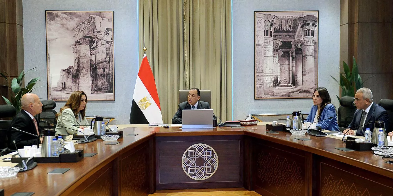 رئيس الوزراء يتابع تنفيذ تكليفات الرئيس بتخضير القاهرة