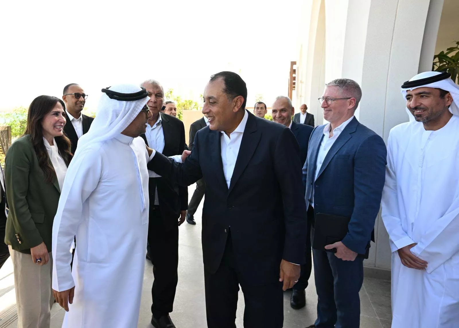 رئيس الوزراء يبدأ جولة تفقدية بمشروعات تنمية مدينة رأس الحكمة الجديدة