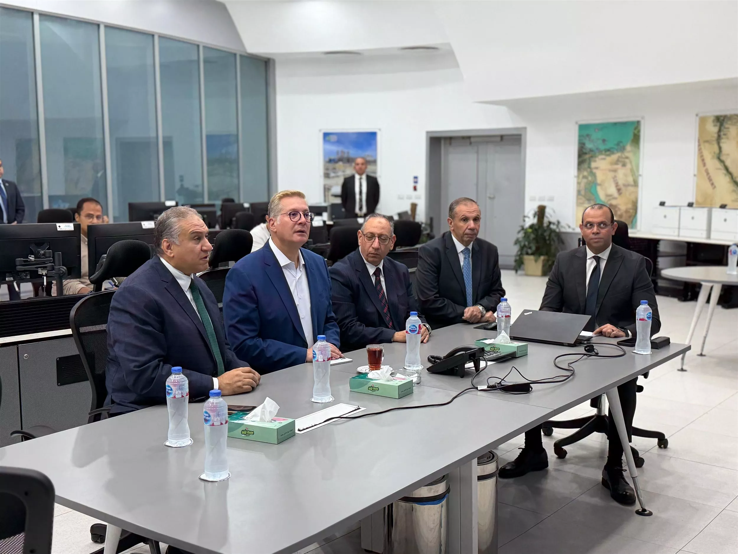 وزير البترول يتفقد مركز التحكم بالشبكة القومية للغازات الطبيعية ناتا