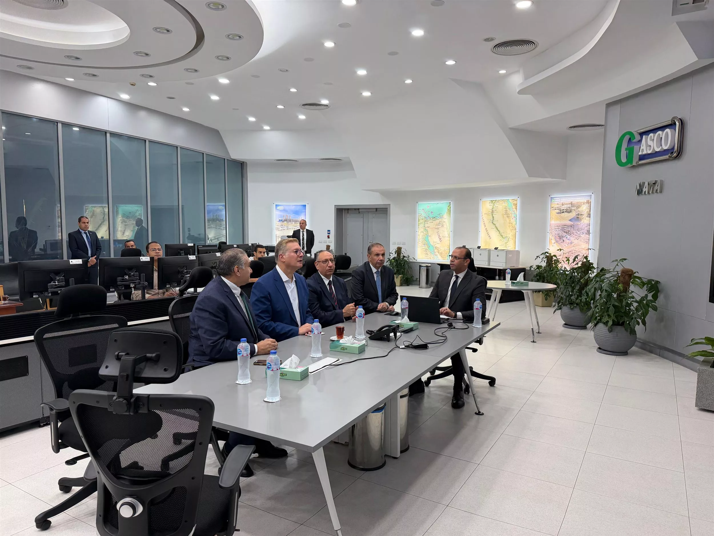 وزير البترول يتفقد مركز التحكم بالشبكة القومية للغازات الطبيعية ناتا