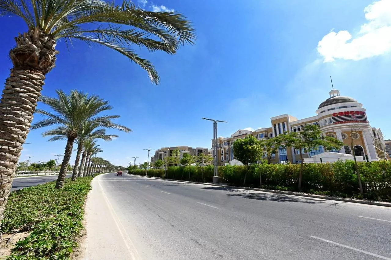وزيرة الإسكان تتابع عدد من المشروعات والخدمات بالعاصمة الجديدة